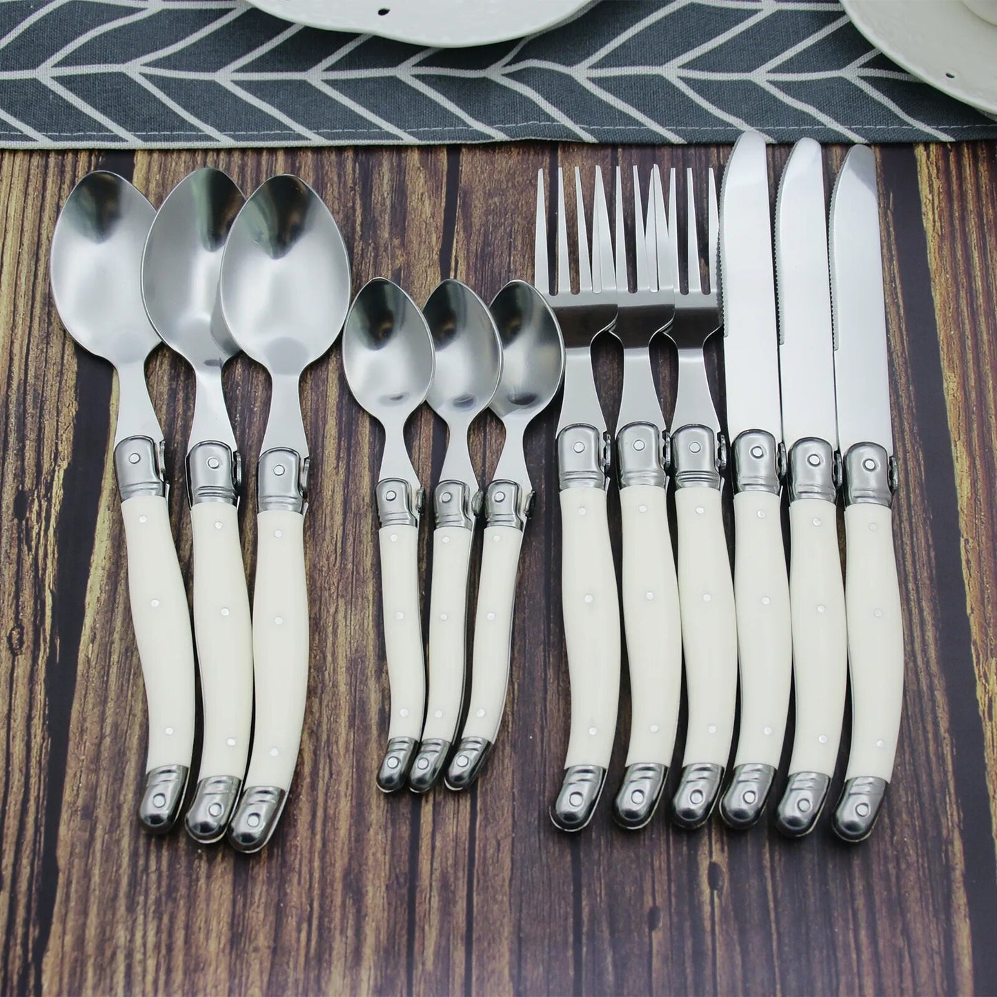 4-24pcs Laguiole style flatware set