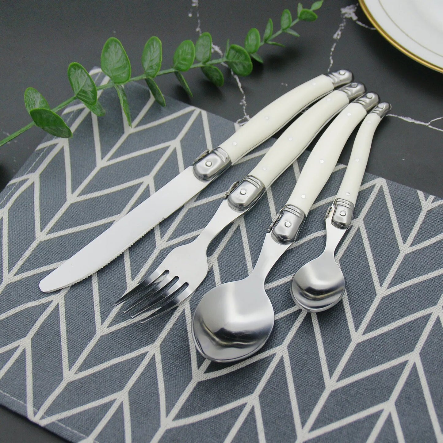 4-24pcs Laguiole style flatware set